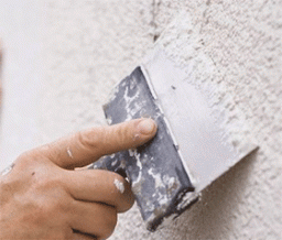 Как выбрать финишное покрытие для неидеально гладких стен?